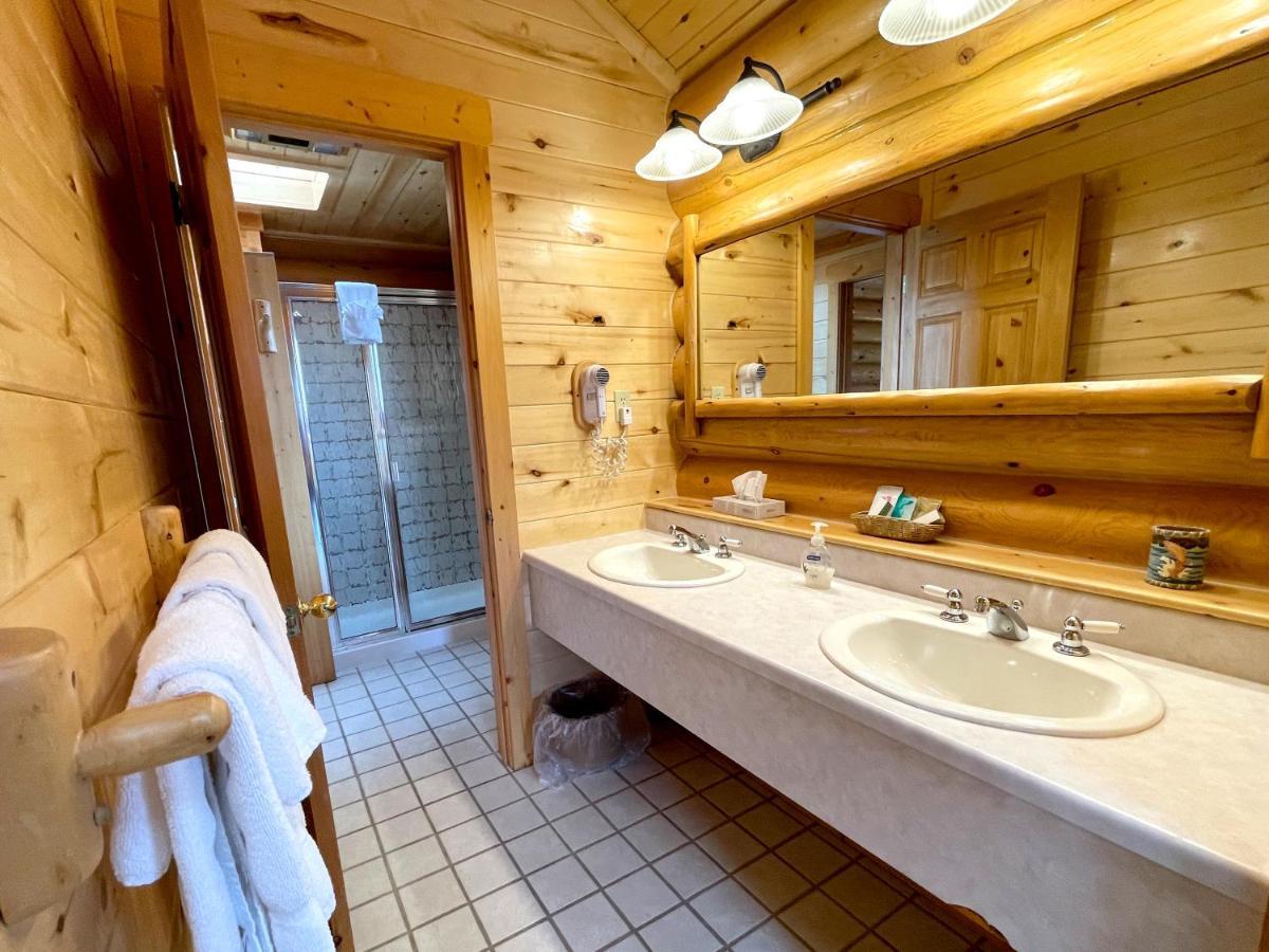 Beartooth Hideaway & Hotel