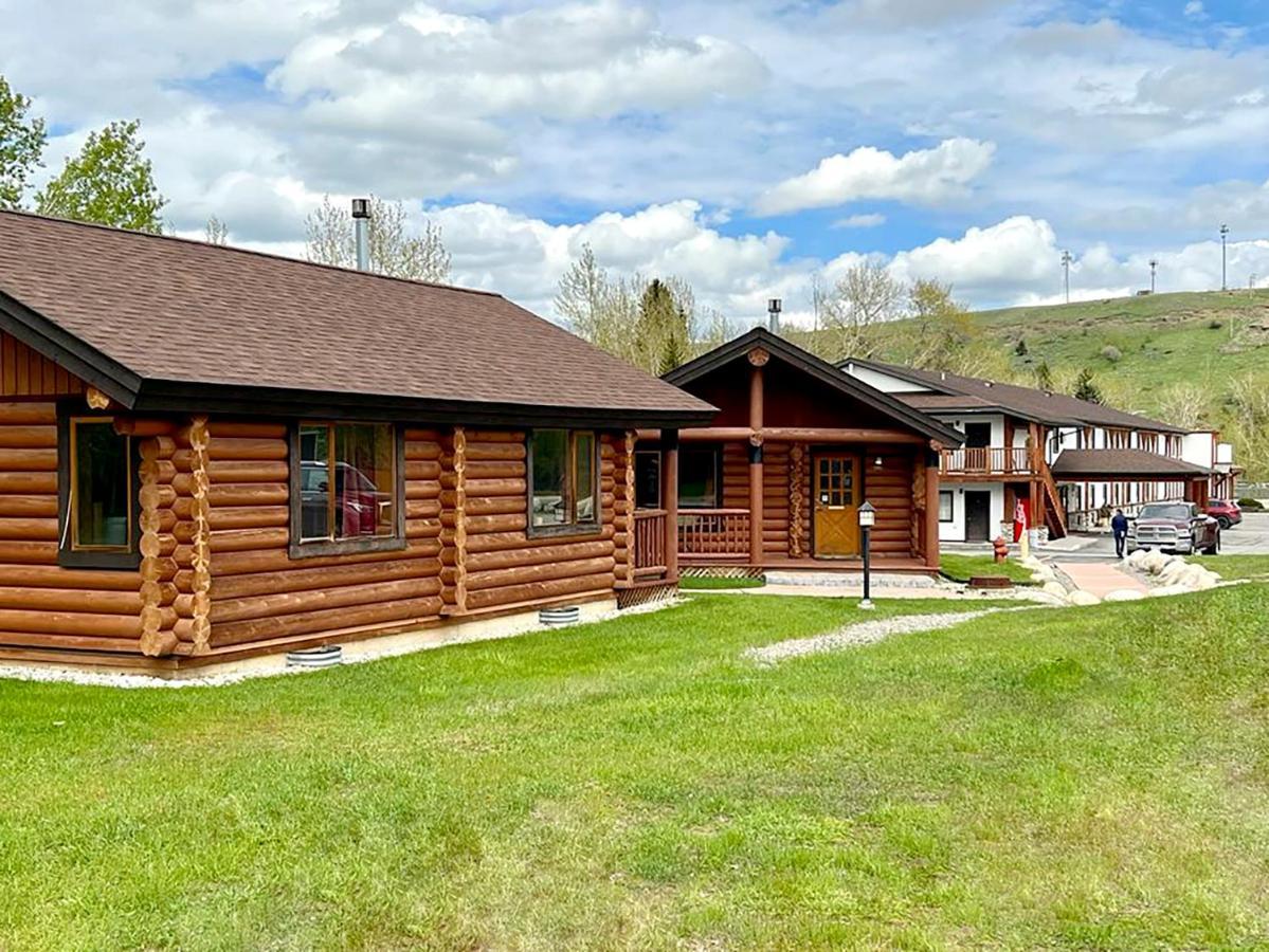 Beartooth Hideaway & Hotel
